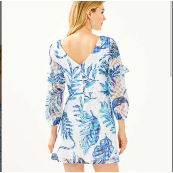 Lilly Pulitzer Blue and White Laurie Romper / Jumpsuit / Playsuit with Sleeves - Picture 2 of 9